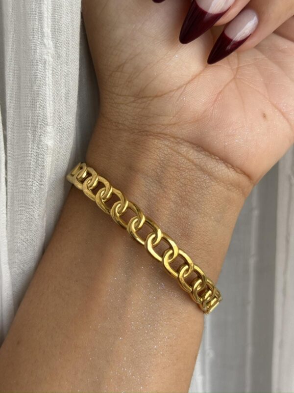 Bold Elegance