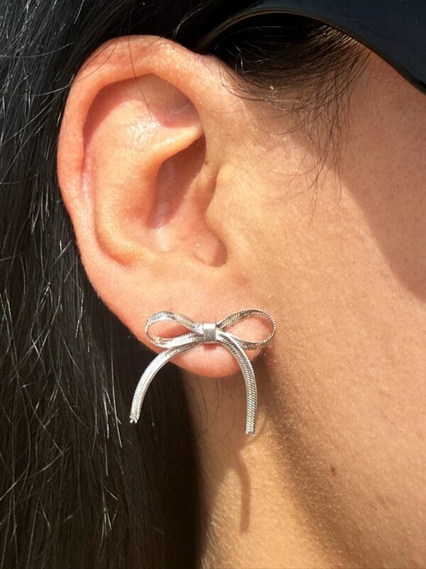 Knot-Knot