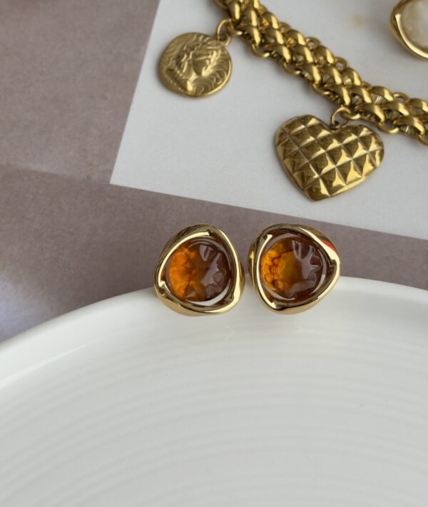 Irresistable Elegance