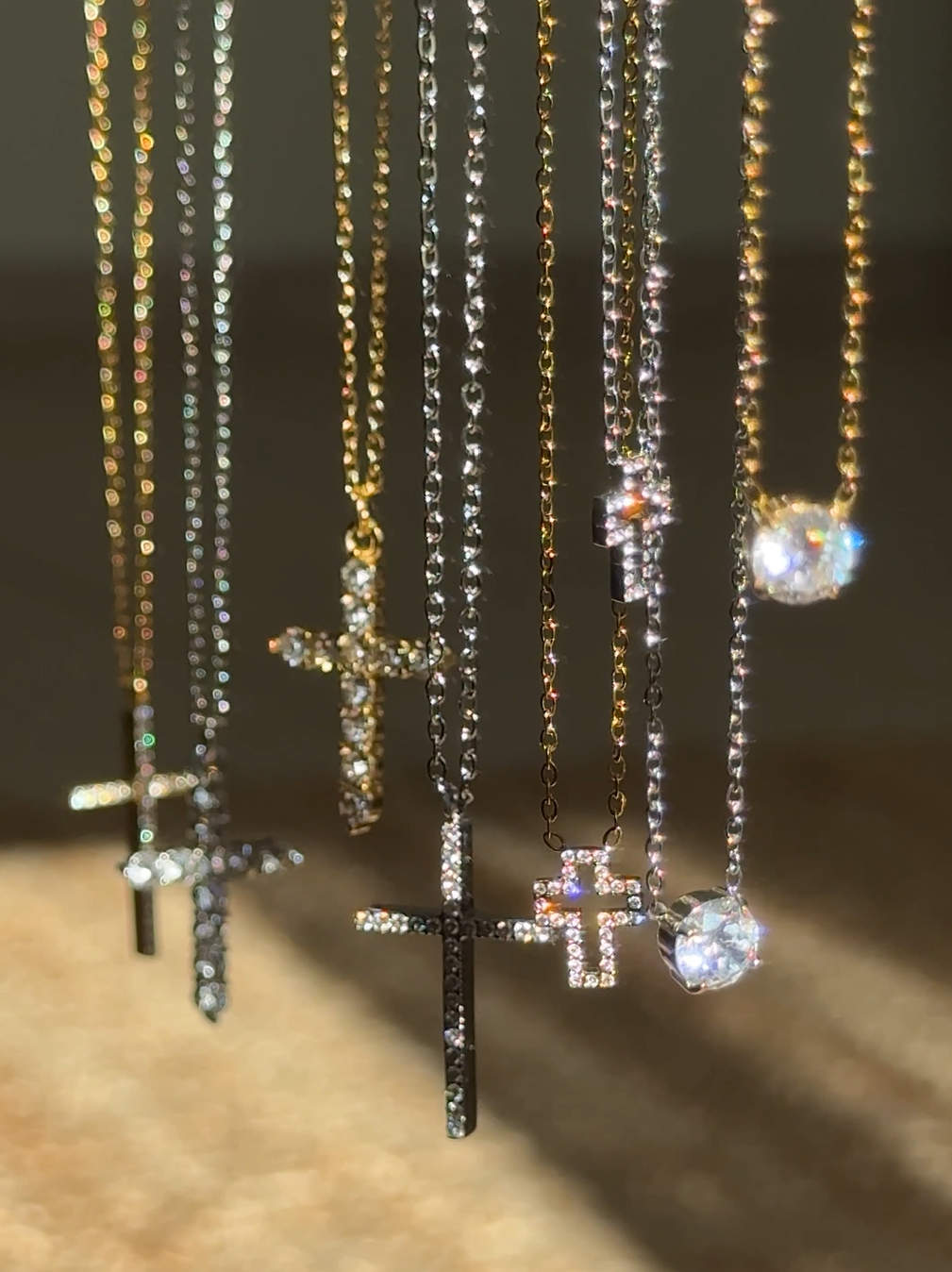 Gloria Cross - Image 3